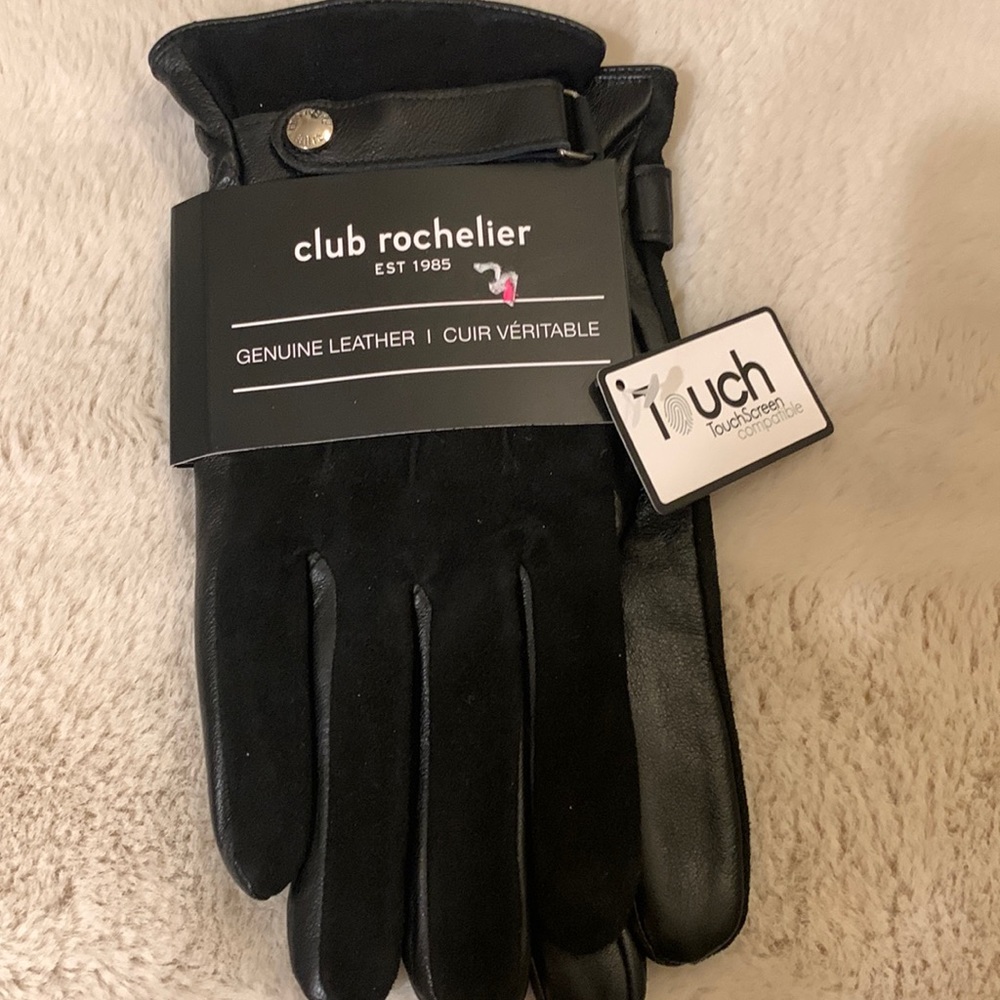 NWT. Leather gloves with touch screen compatiblility